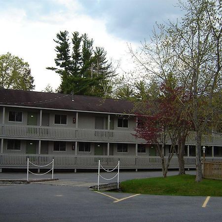 Lake George Suites Екстериор снимка