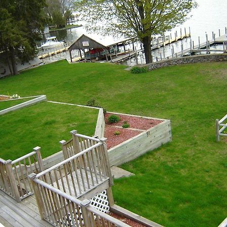 Lake George Suites Екстериор снимка