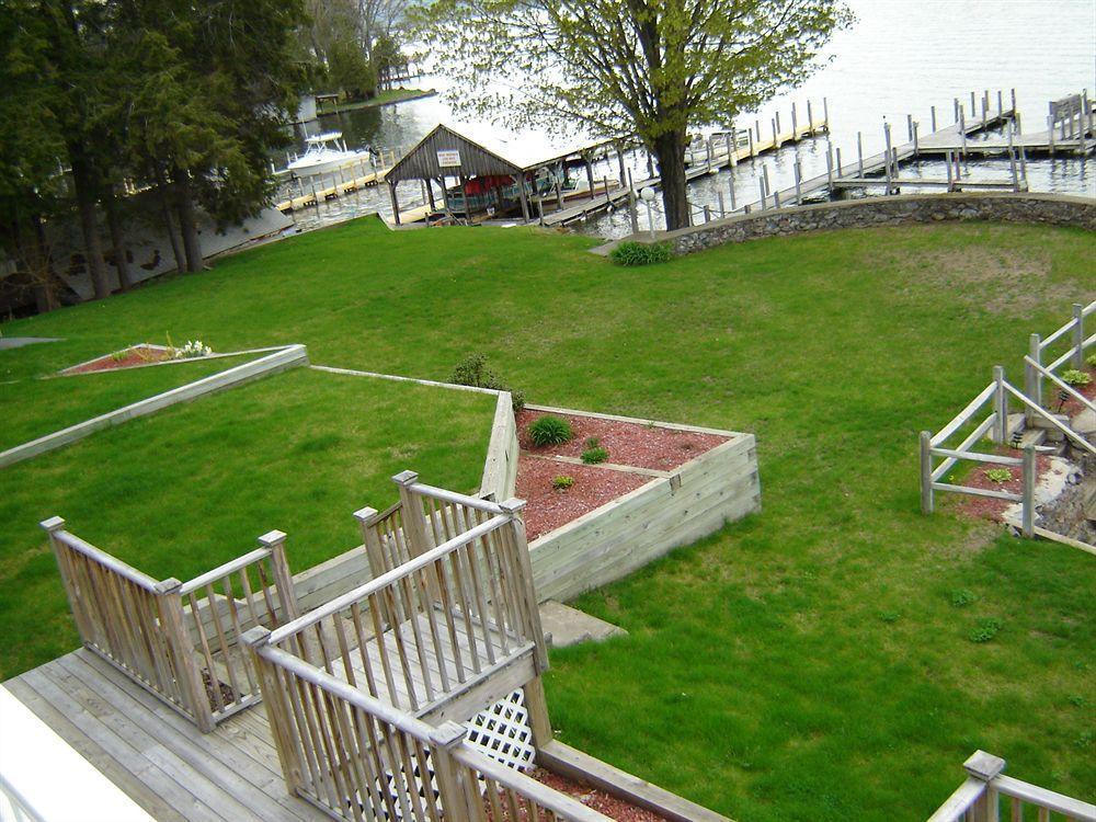 Lake George Suites Екстериор снимка